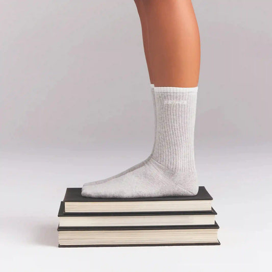 SKIMS SOCKS RIBBED QUARTER CREW LOGO SOCK