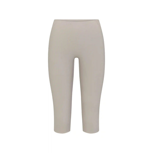 NikeSKIMS STUDIO STRETCH 17" CAPRI LEGGING