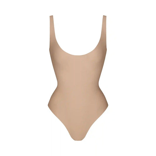 SKIMS BODY SCOOP LOW BACK THONG BODYSUIT