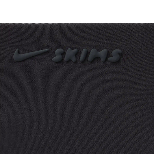NikeSKIMS MATTE SCOOP NECK BRA