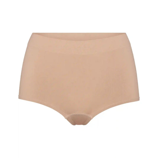 SOFT SMOOTHING SEAMLESS BOY SHORT